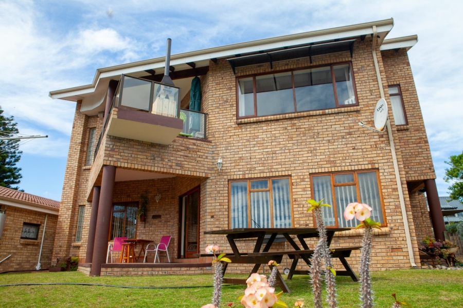 4 Bedroom Property for Sale in Southern Cross Western Cape